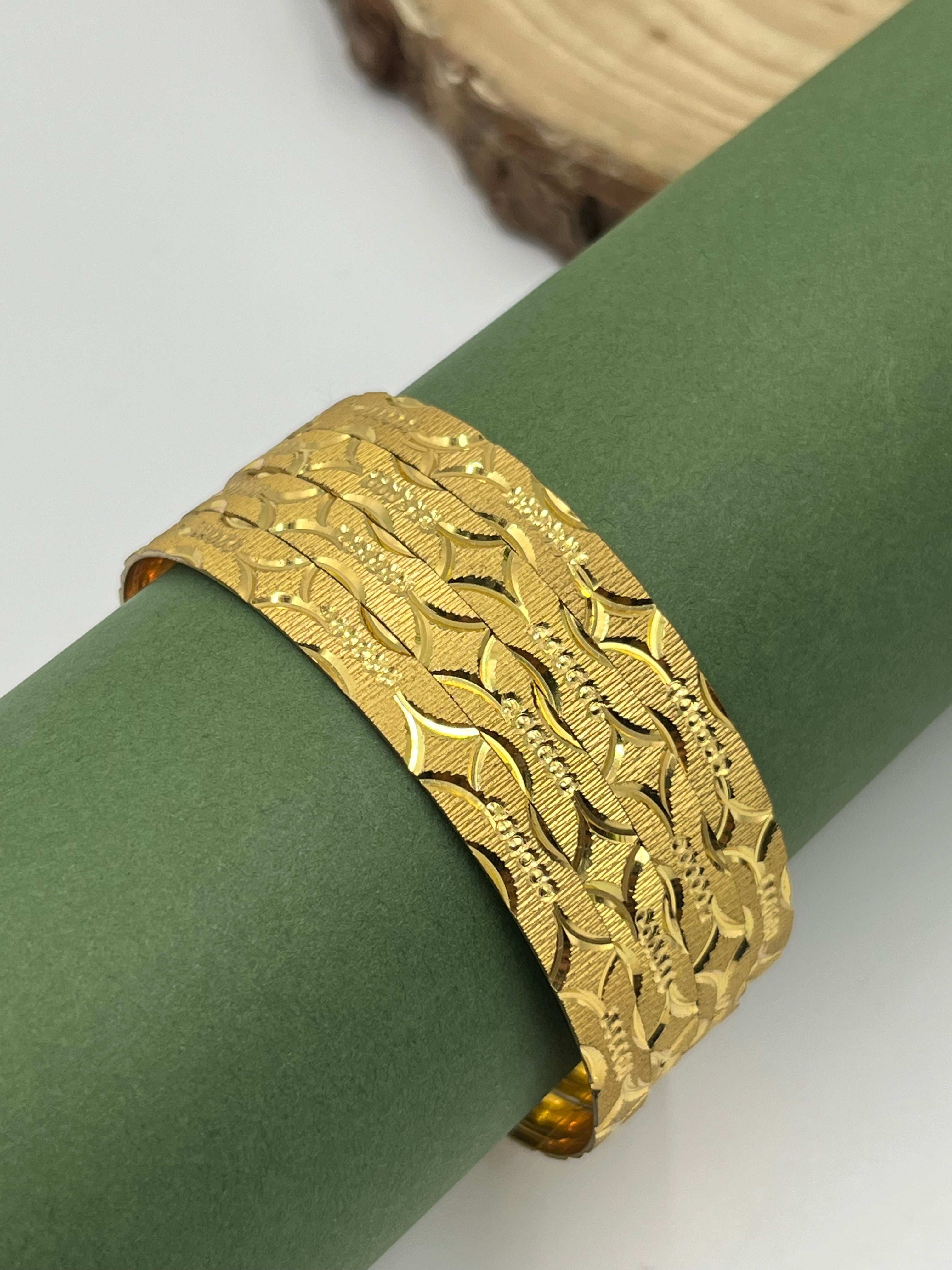 Suvira Bangle Set (4 Pieces)
