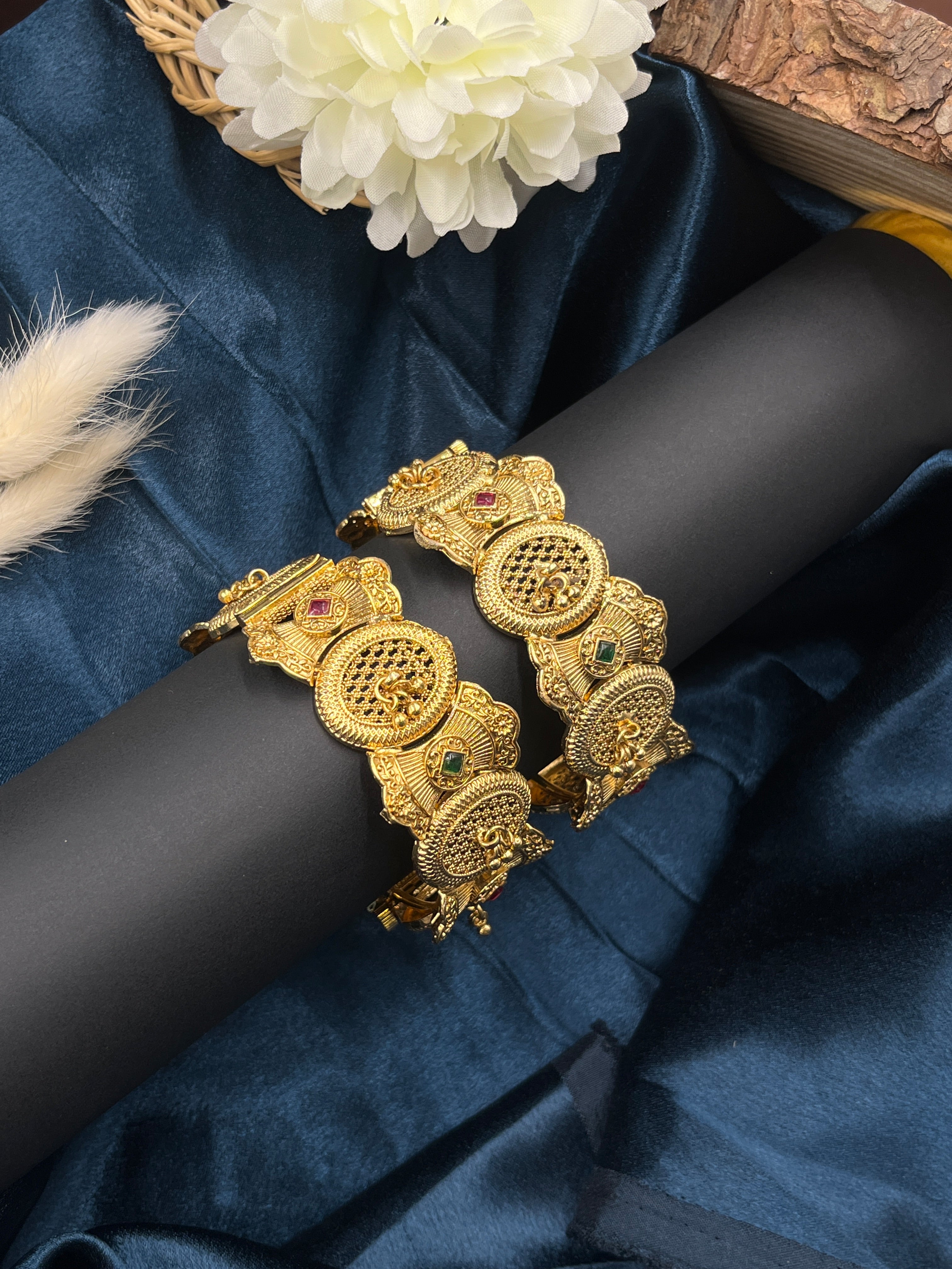 Vanmayi Heritage Bangles