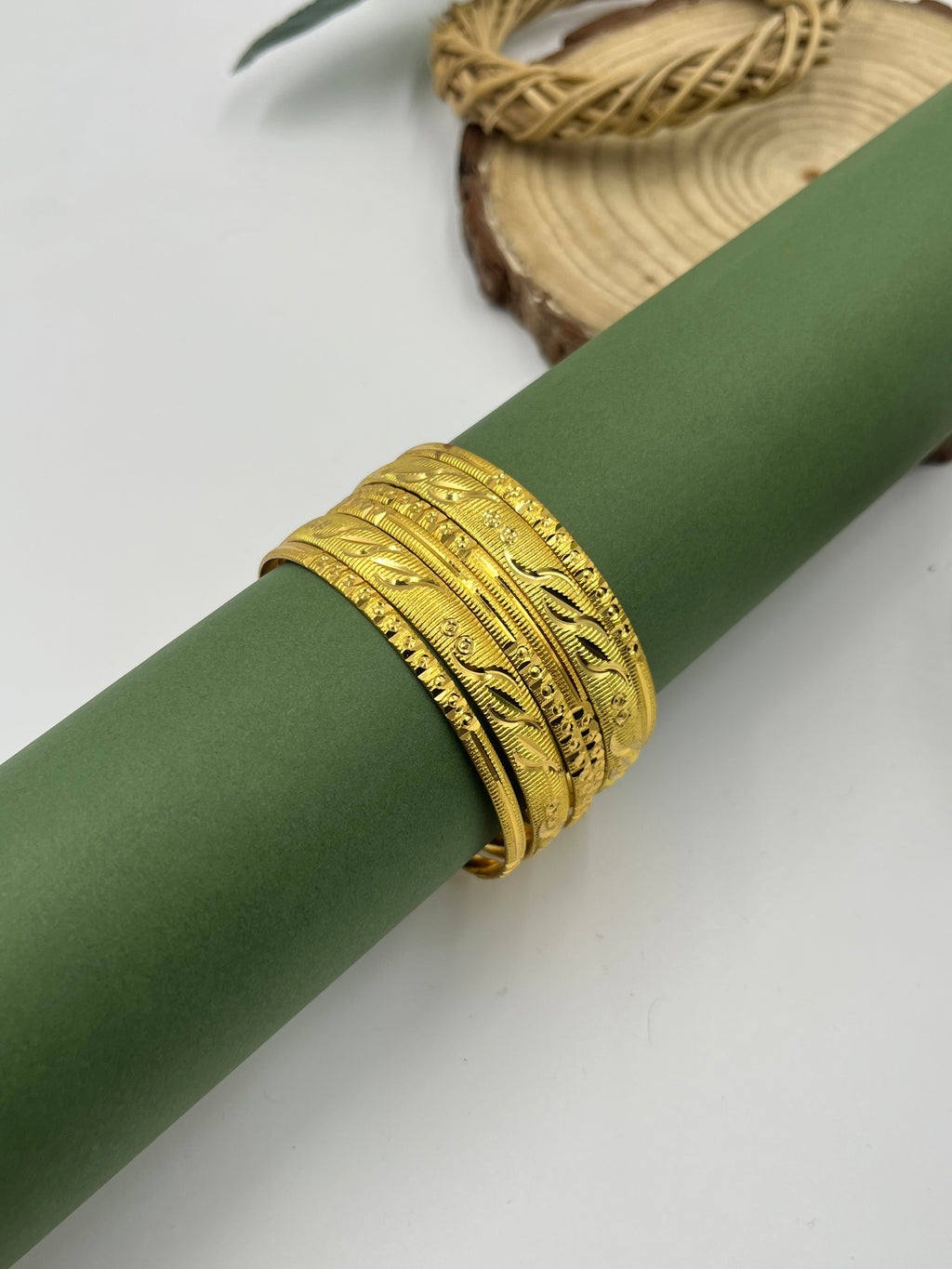 Nivika Bangle Set (6 Pieces)