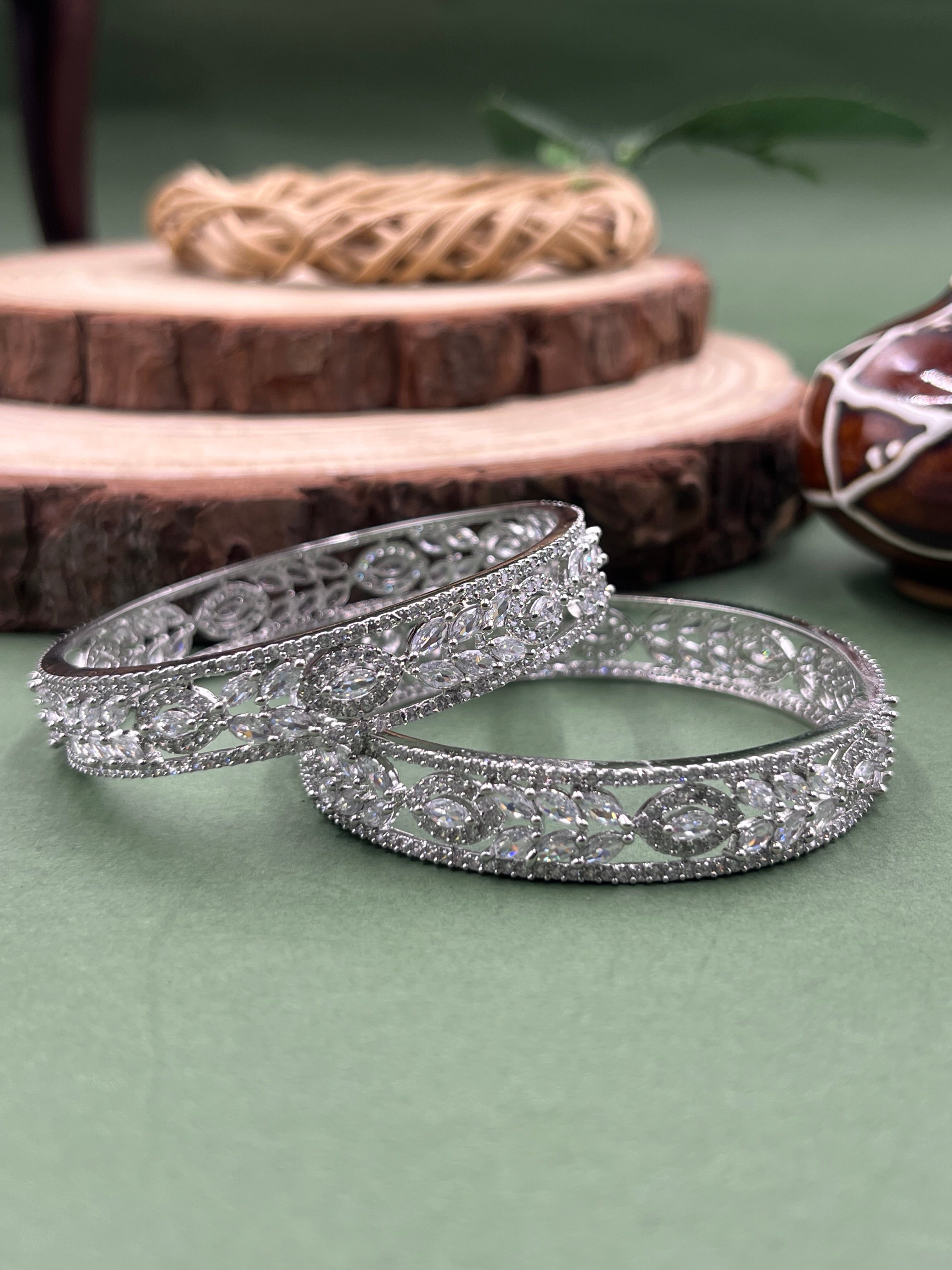 Velixa Form AD Bangle Set