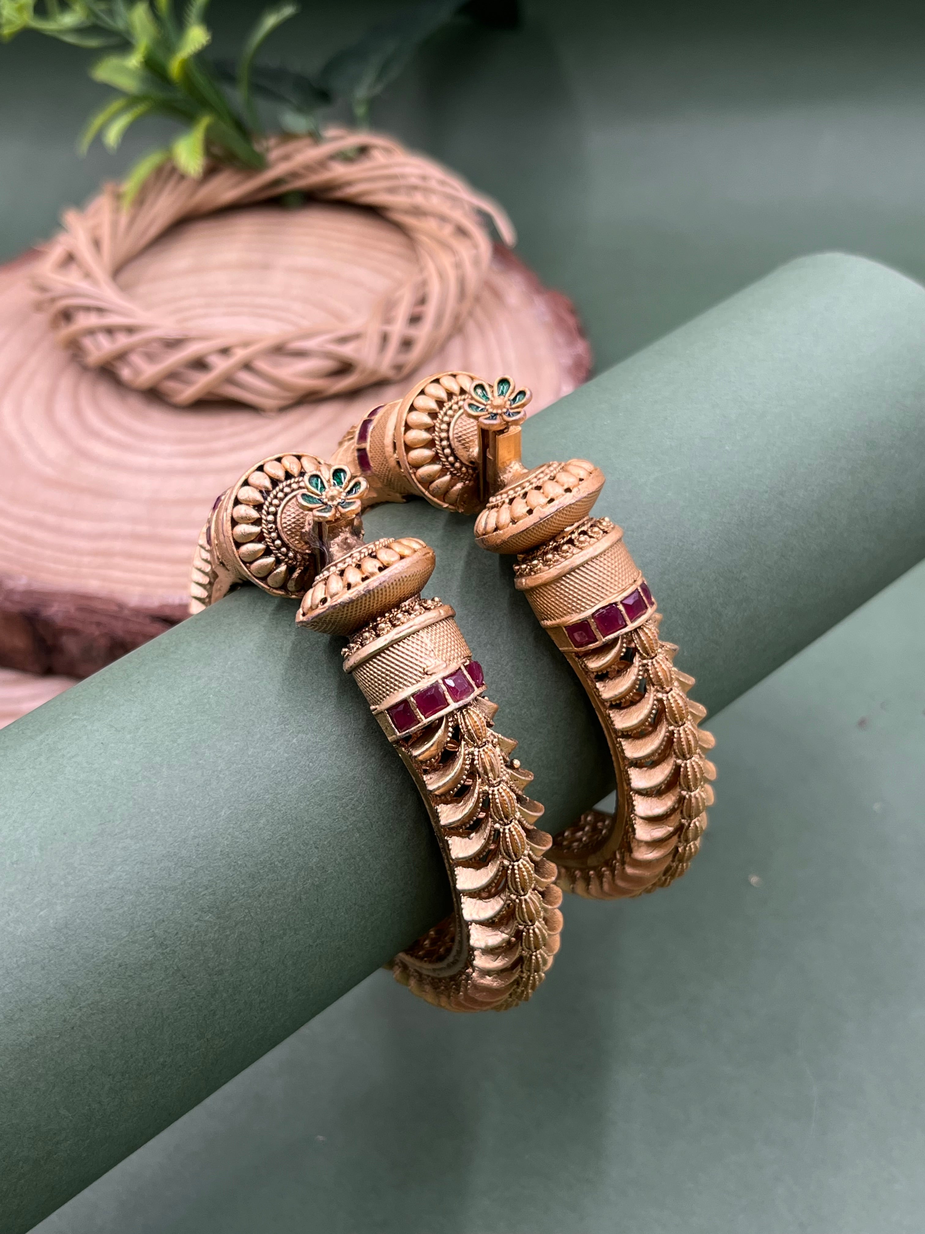 Aarohi Crest Bangles
