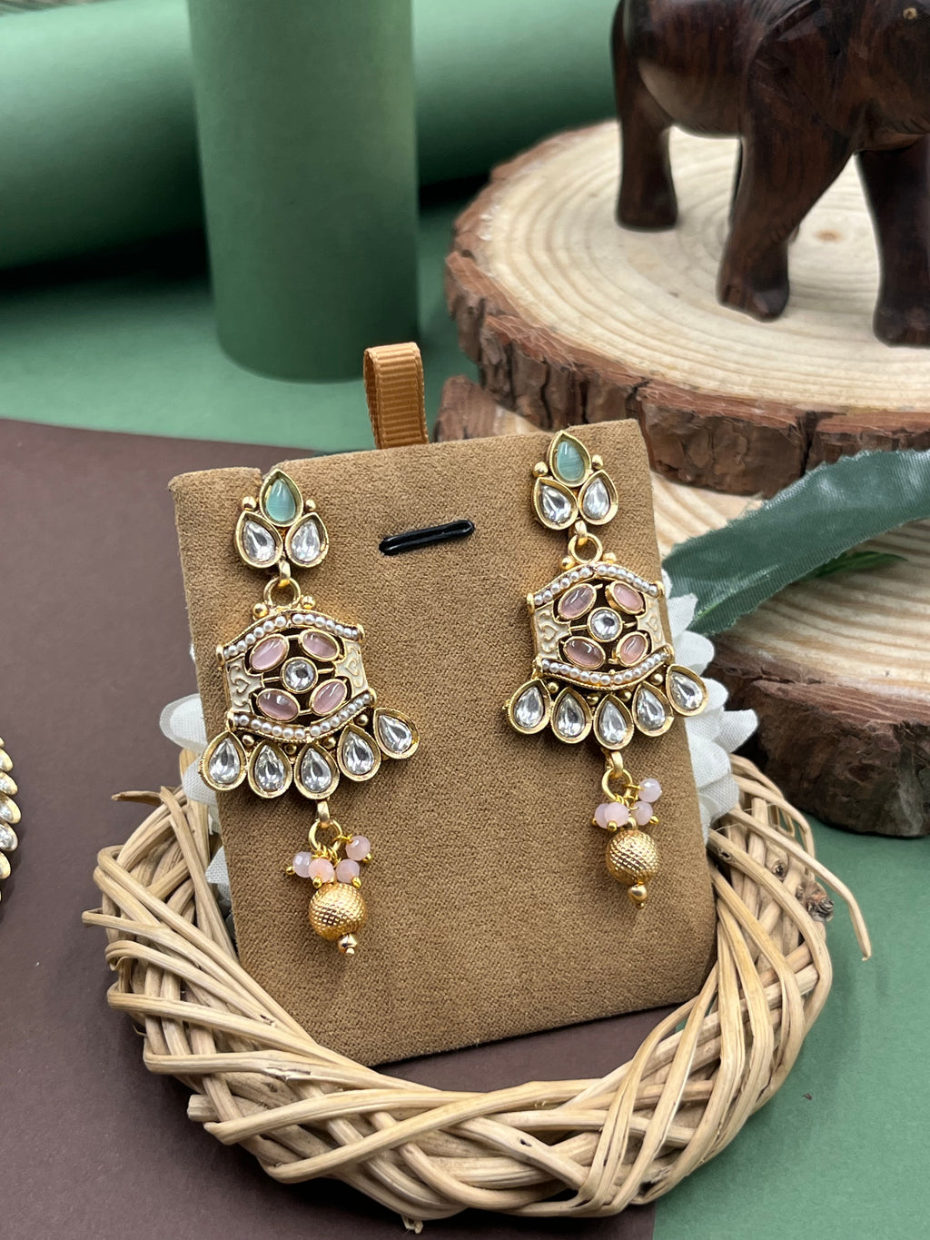 Anaya Kundan Choker
