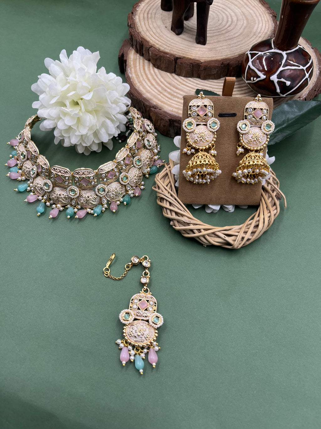 Eshalira Gulbahar Pastel Royale
Set