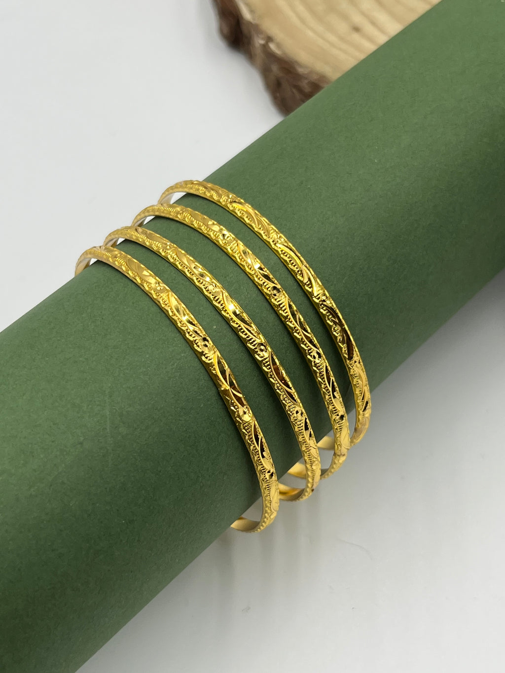 Elira Bangle Set (4 Pieces)