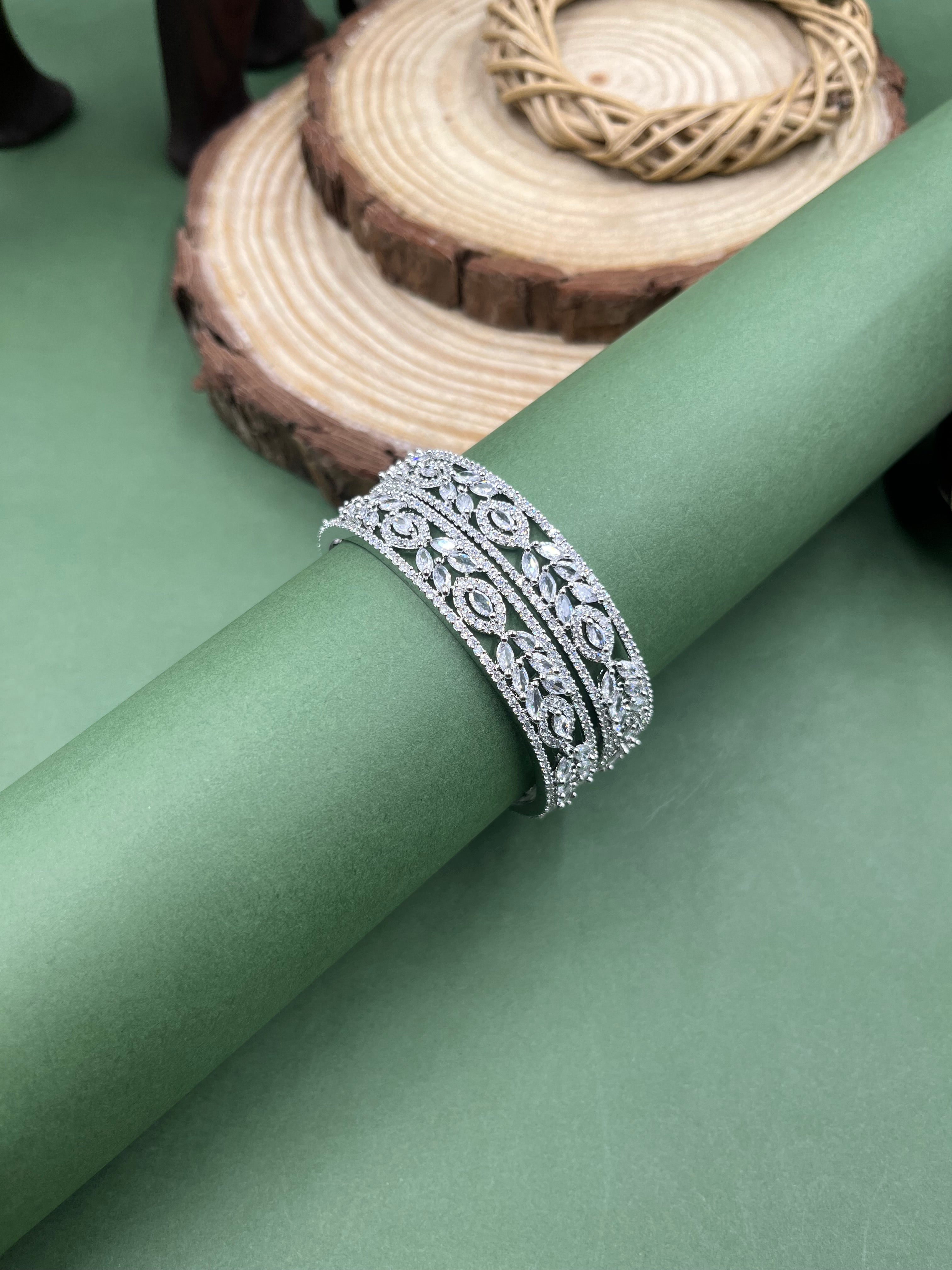 Velixa Form AD Bangle Set