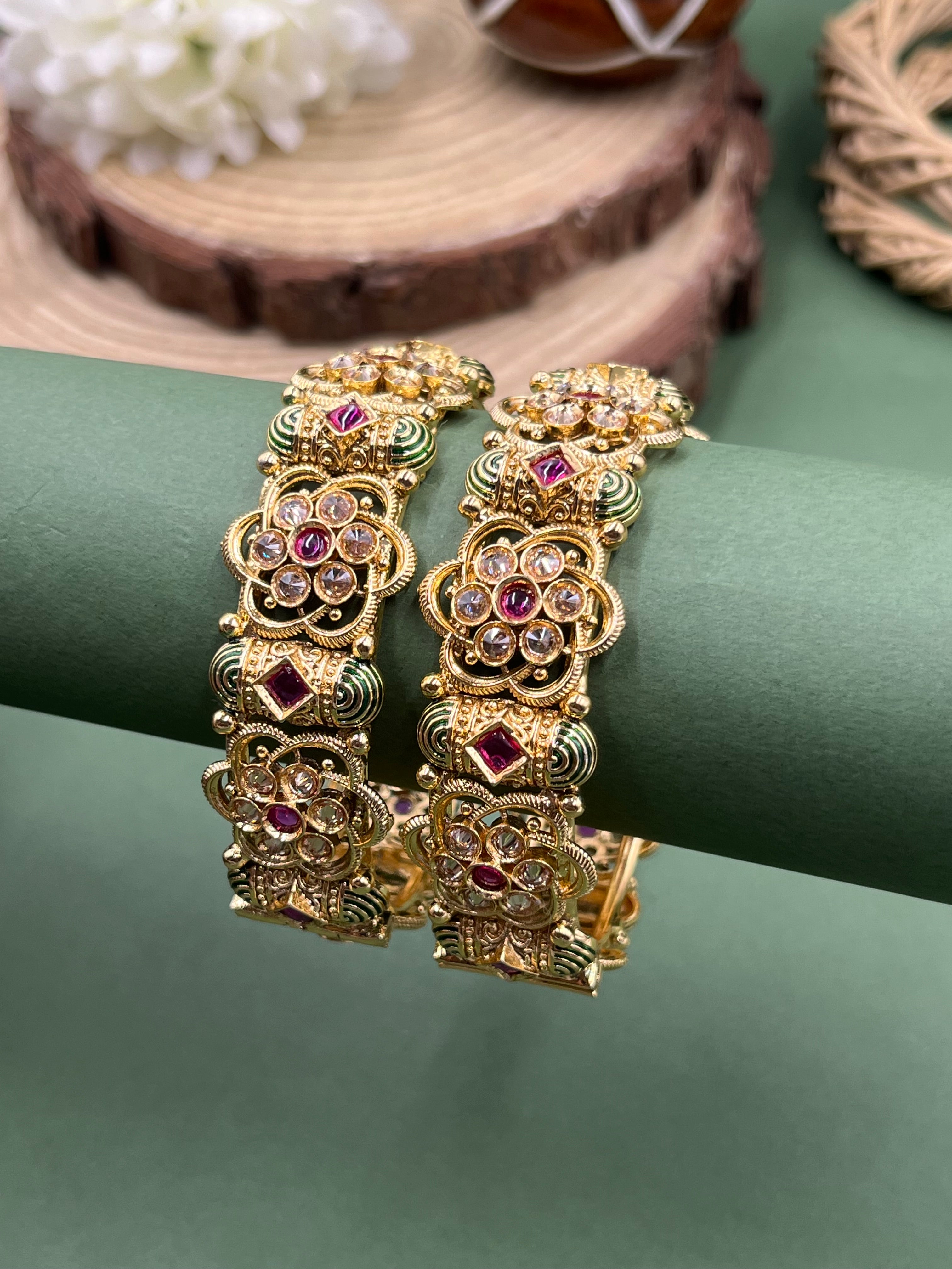 Kamal Ratna Bangle