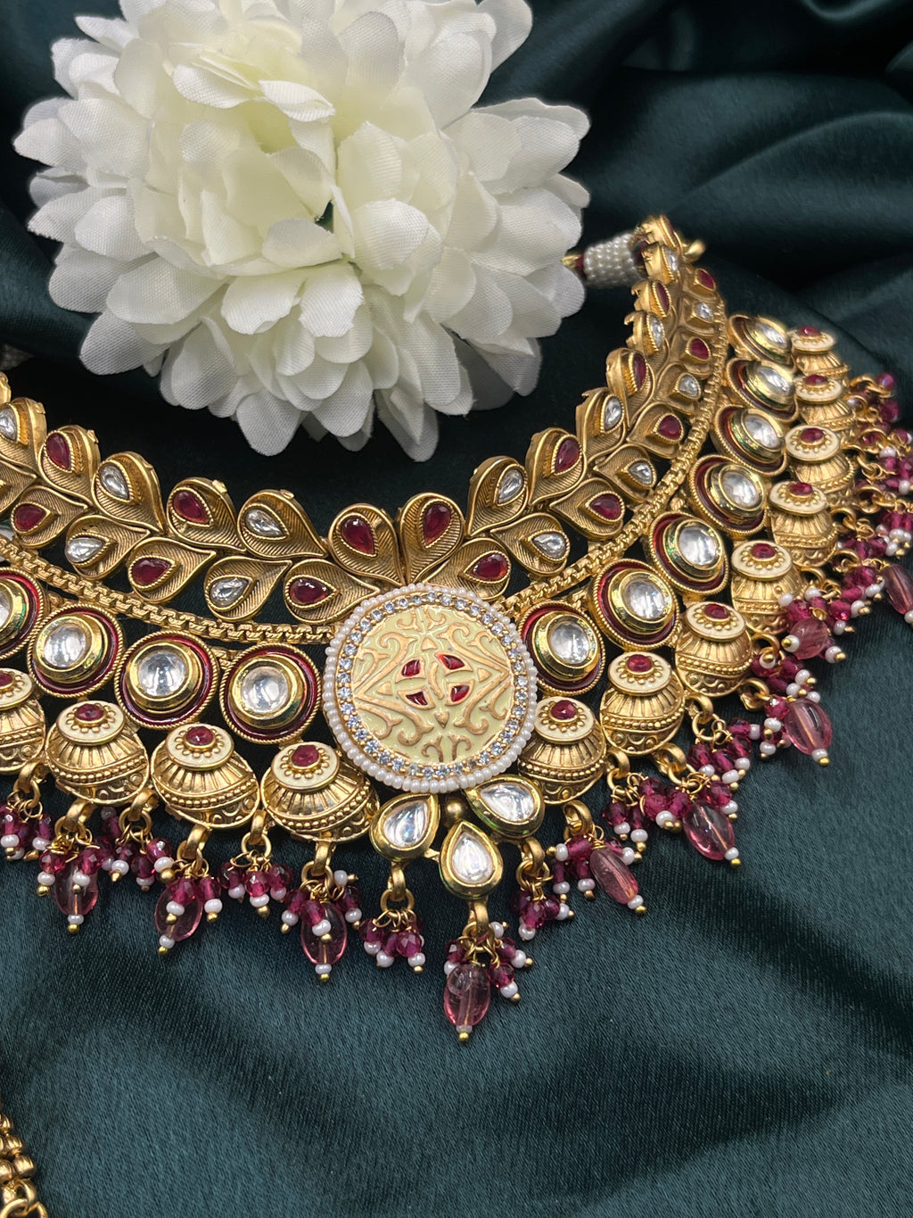 Rajwadi Noor Kundan Choker
Set