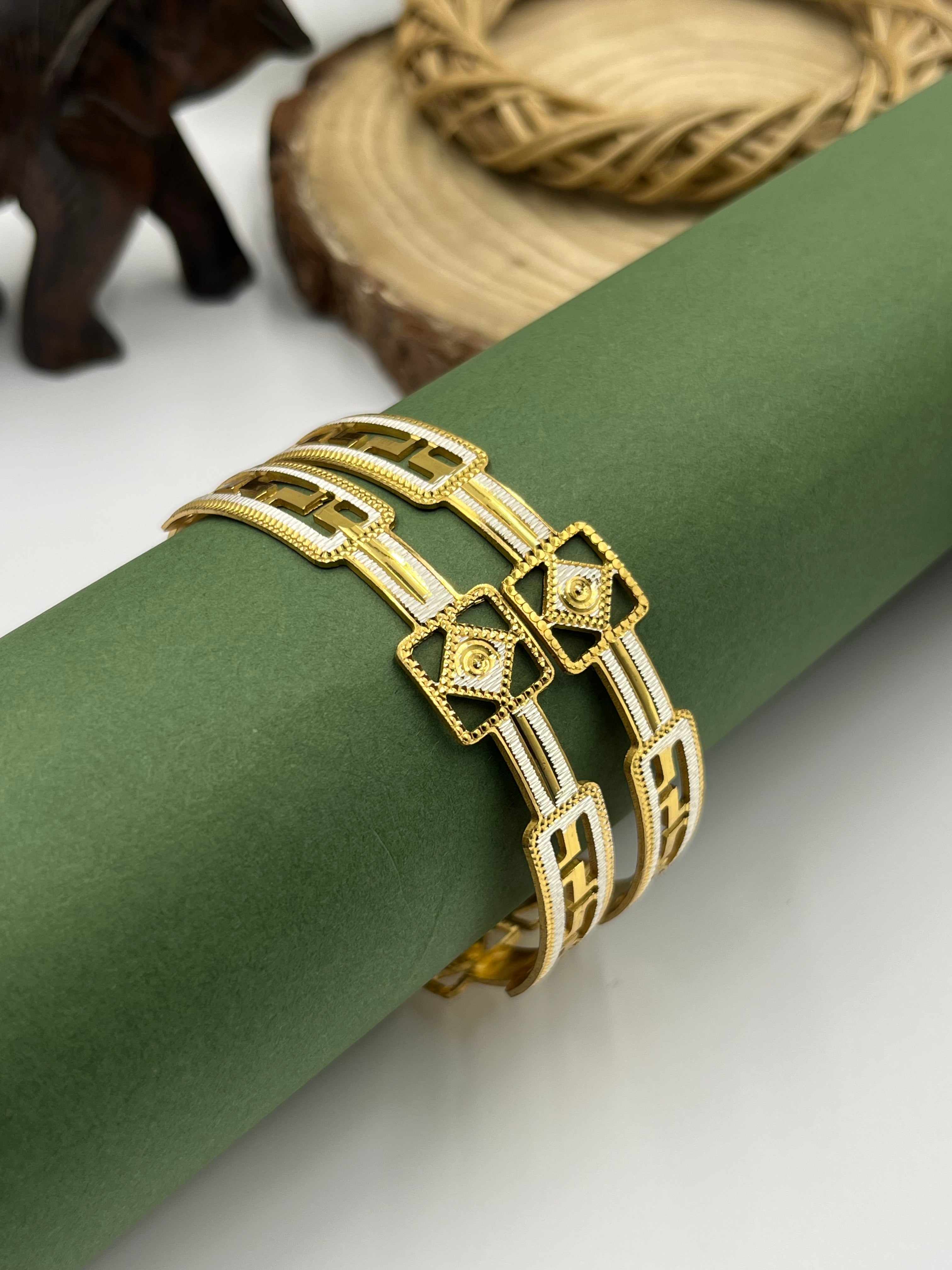 Svarna Bangle Set (2 Pieces)