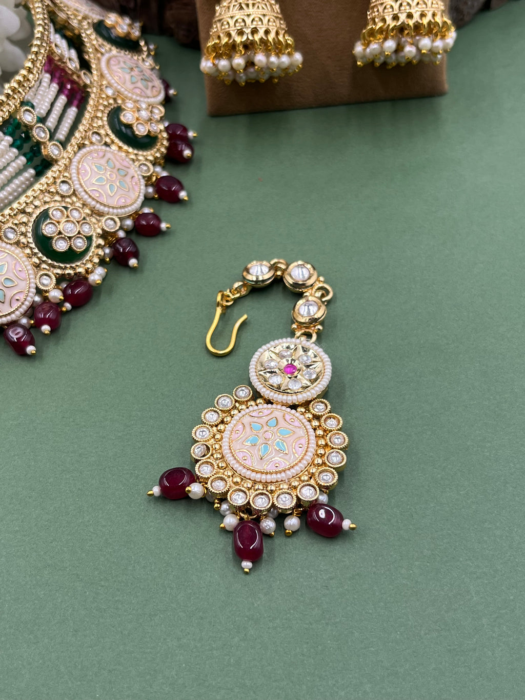 Rajwada Pushpa Kundan Choker
Set