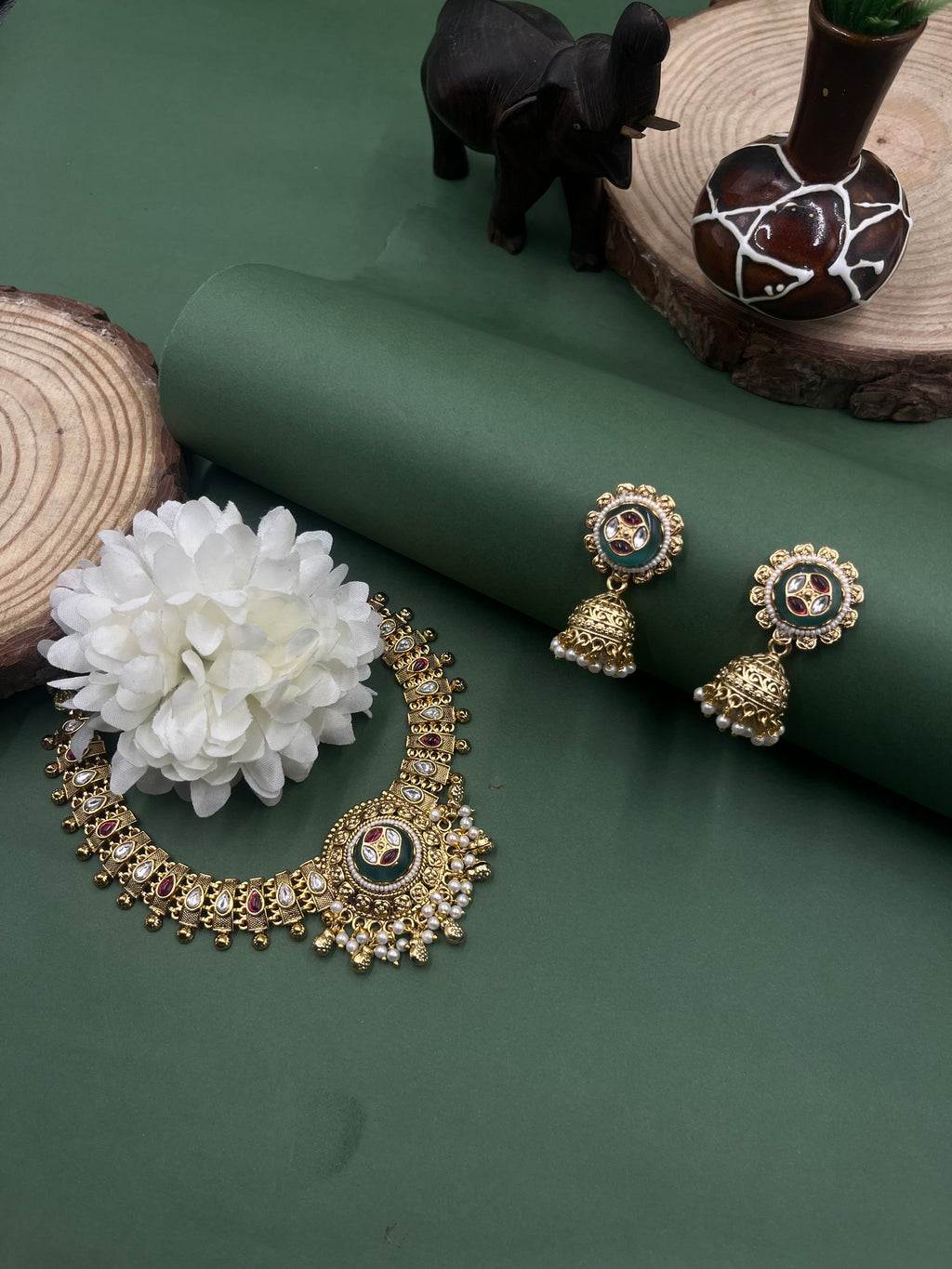 Devika Heritage Haar