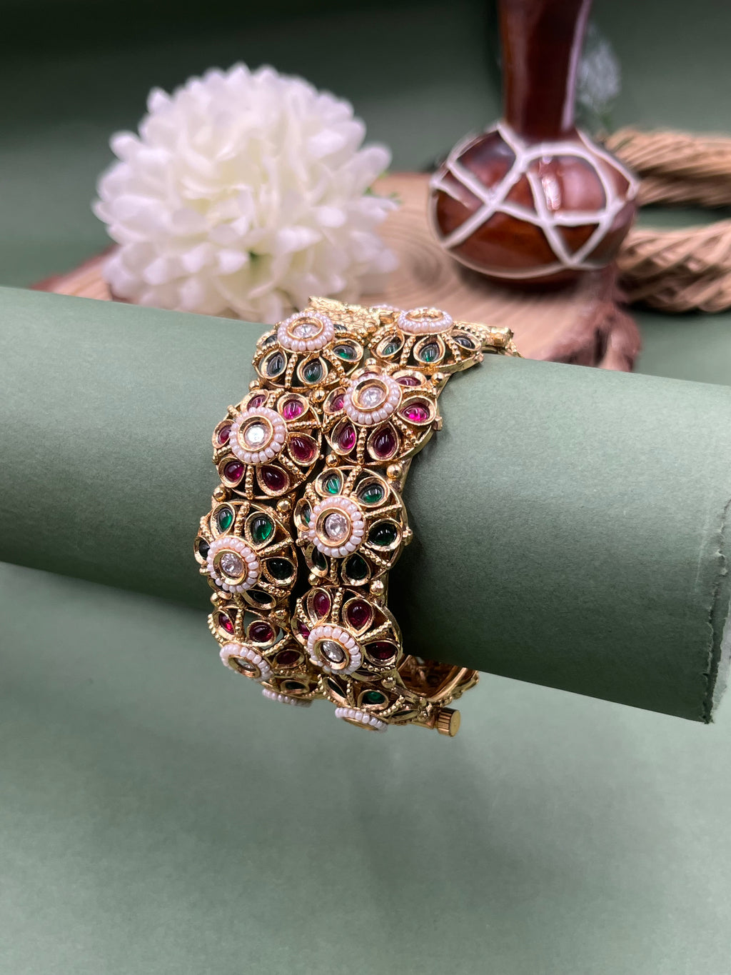 Navratna Pushpa Bangle