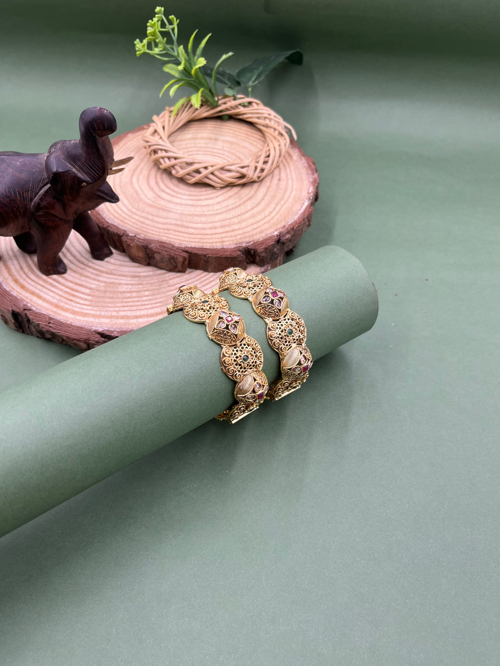 Kundal Vriksha Royal Bangles
