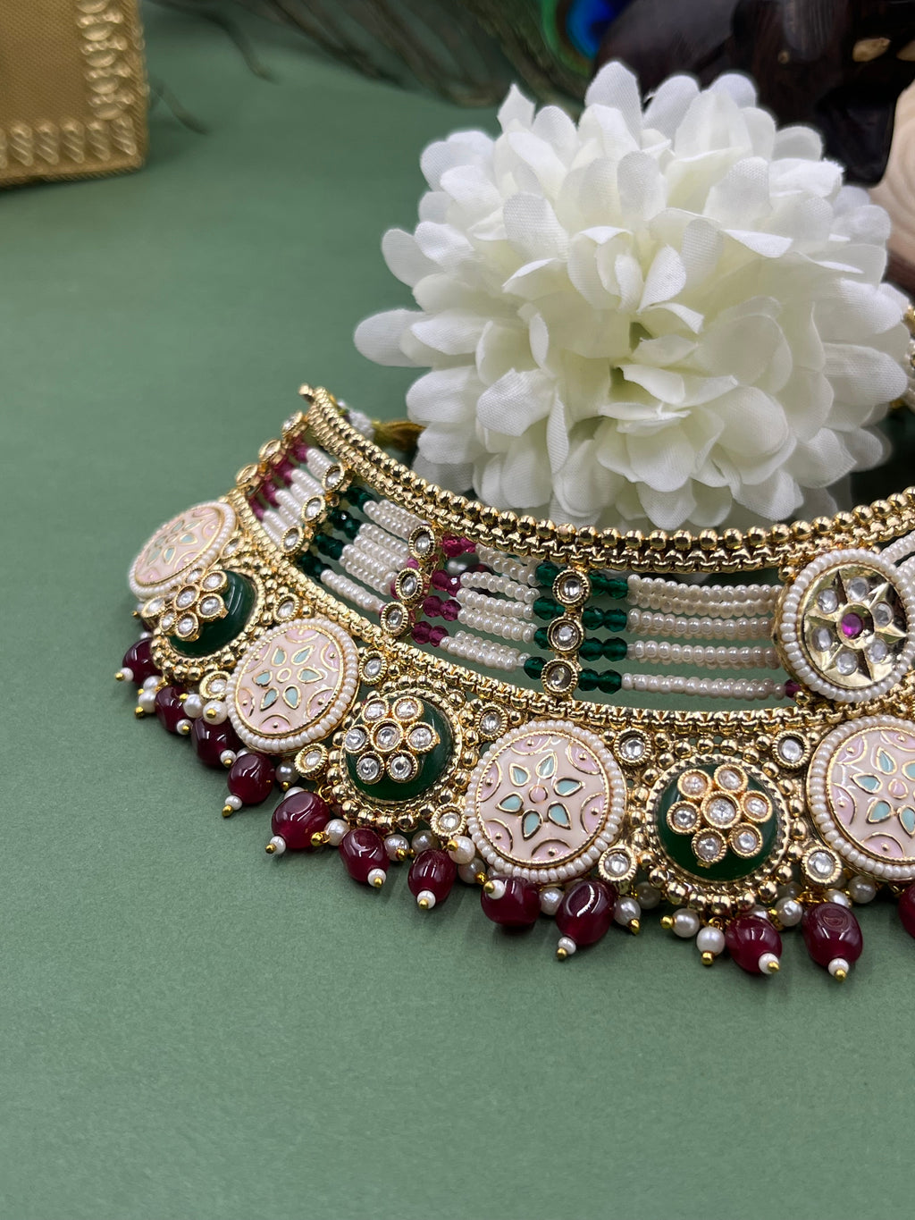 Rajwada Pushpa Kundan Choker
Set