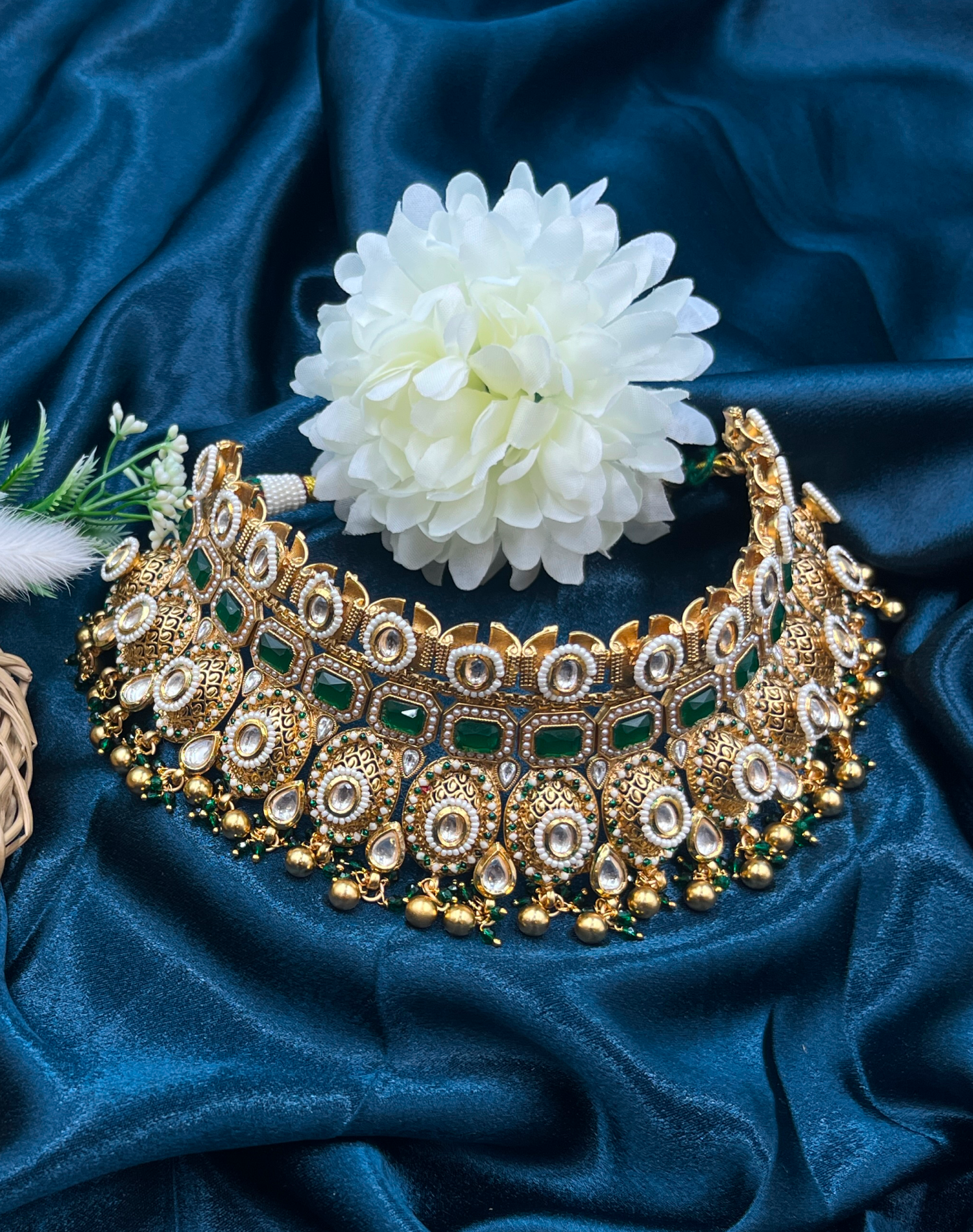 Emerald Aura Kundan Bridal Set