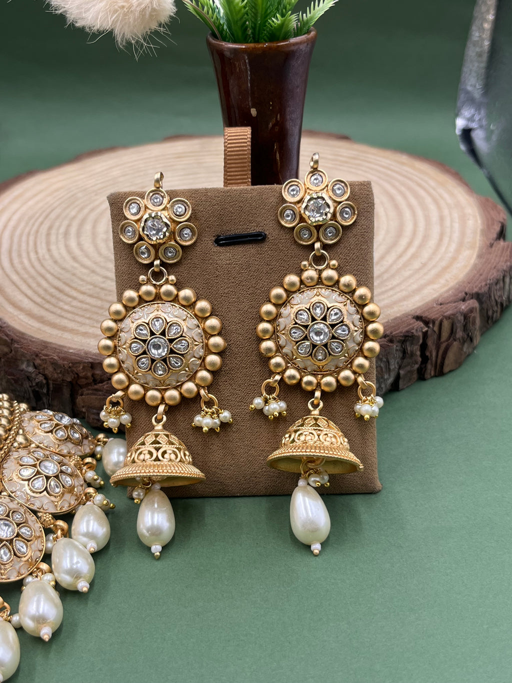 Rajshree Pearl Kundan Choker Set