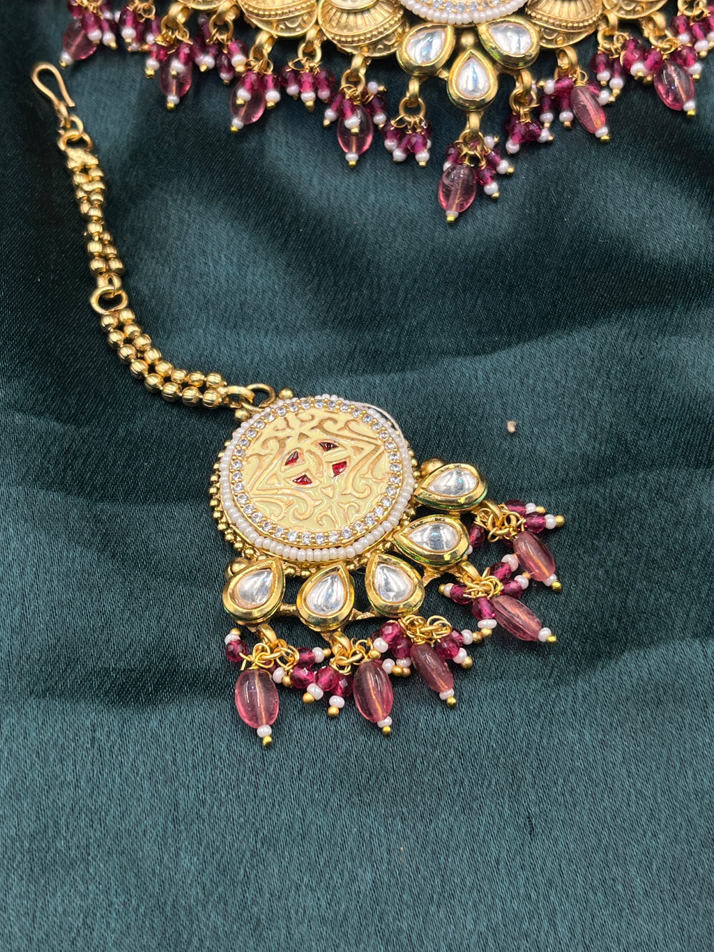 Rajwadi Noor Kundan Choker
Set