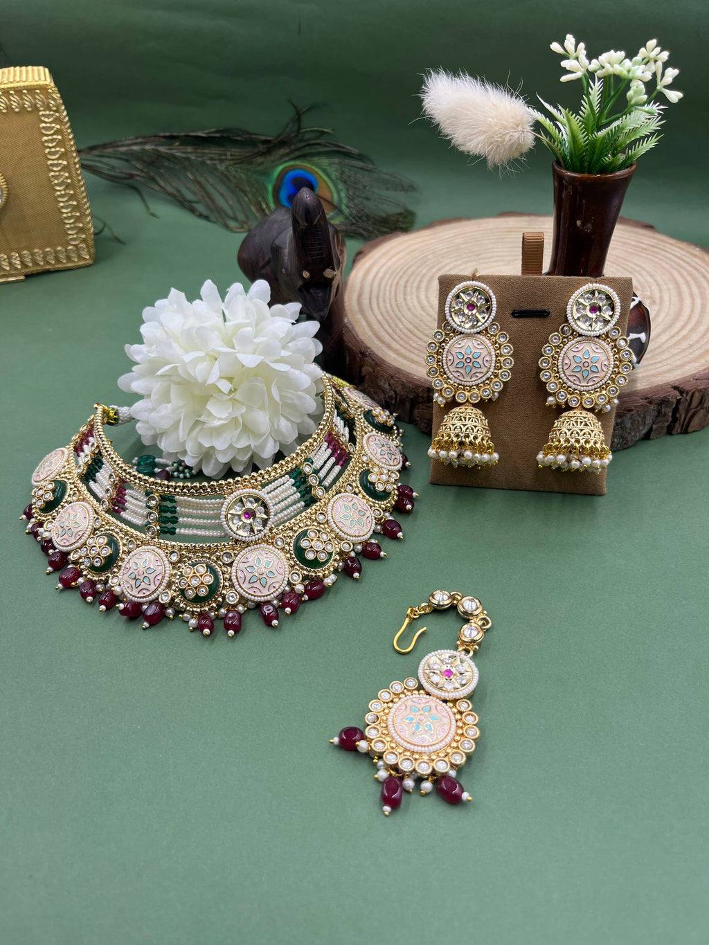 Rajwada Pushpa Kundan Choker
Set