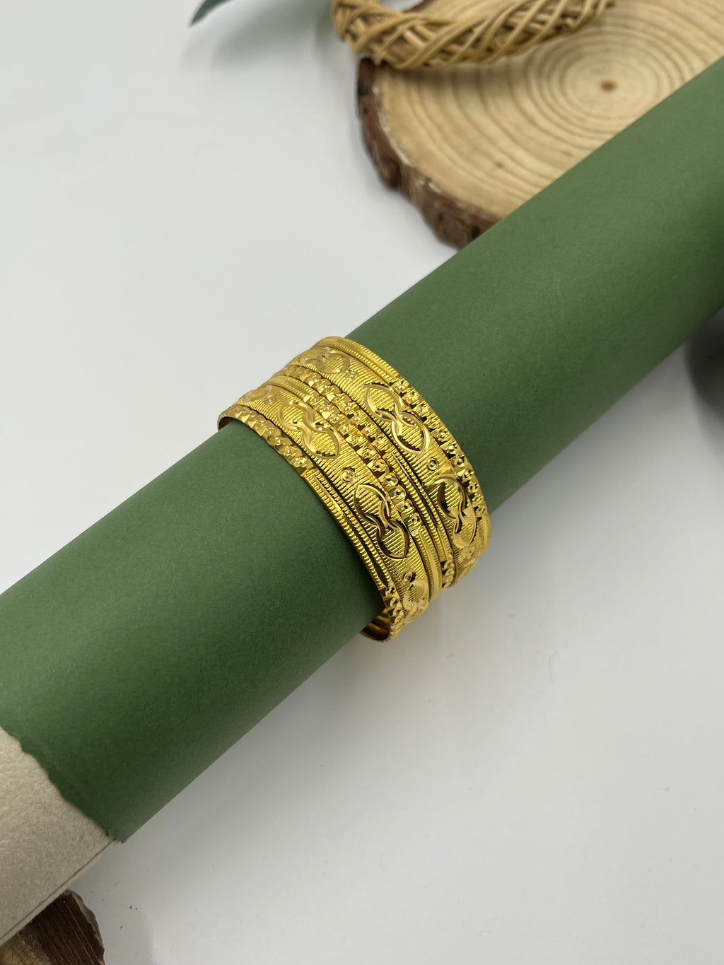 Lavika Bangle Set (6  Pieces)