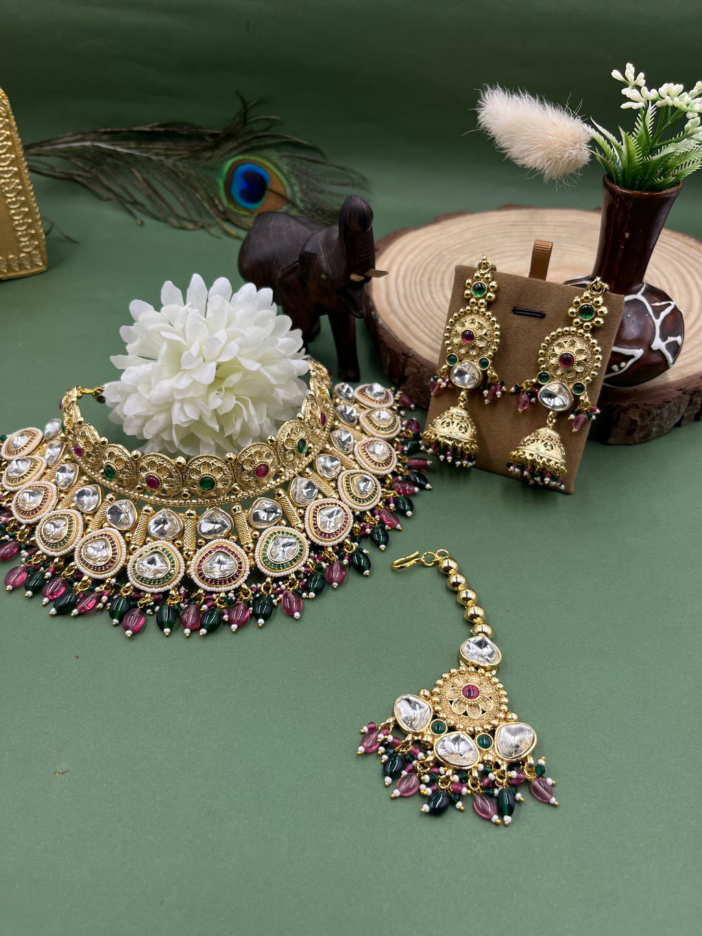 Vasundhara Kundan Choker Set