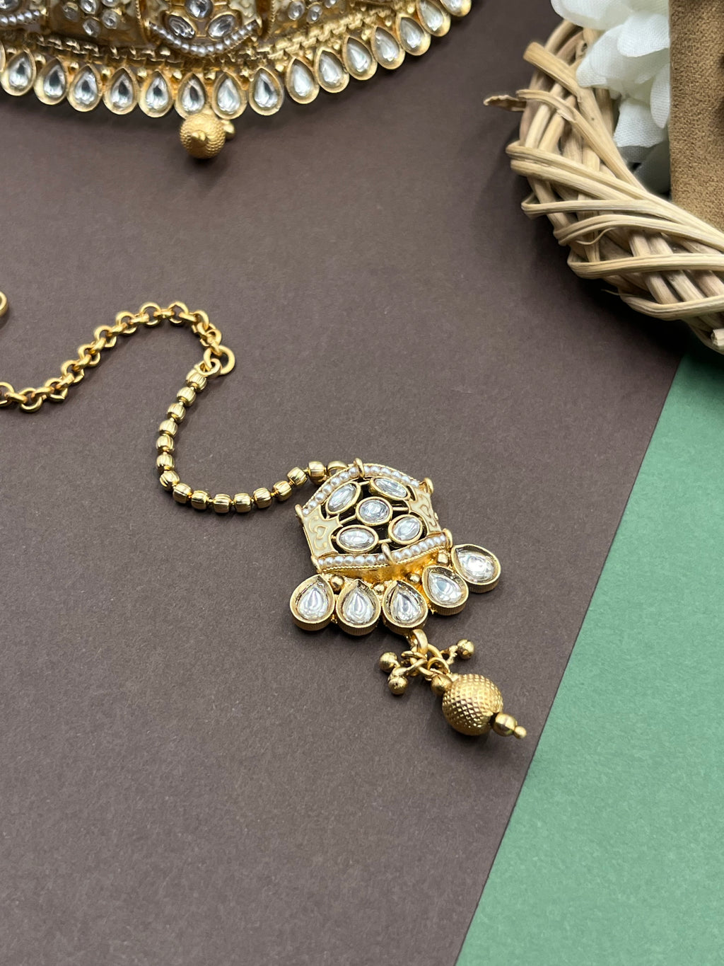Anaya Kundan Choker