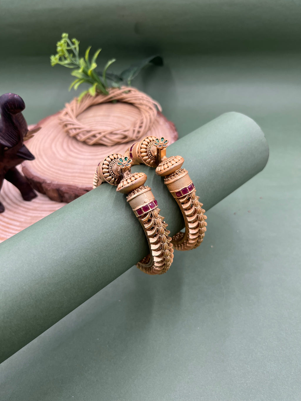 Aarohi Crest Bangles