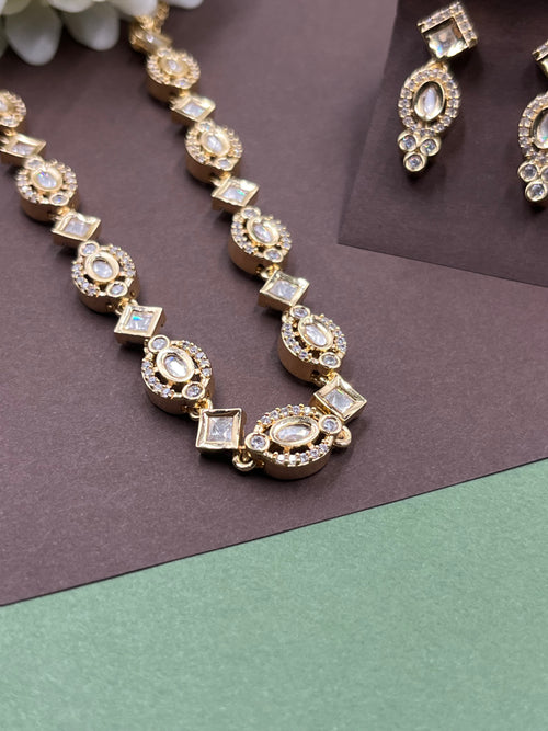 Elara Halo Moissanite Set