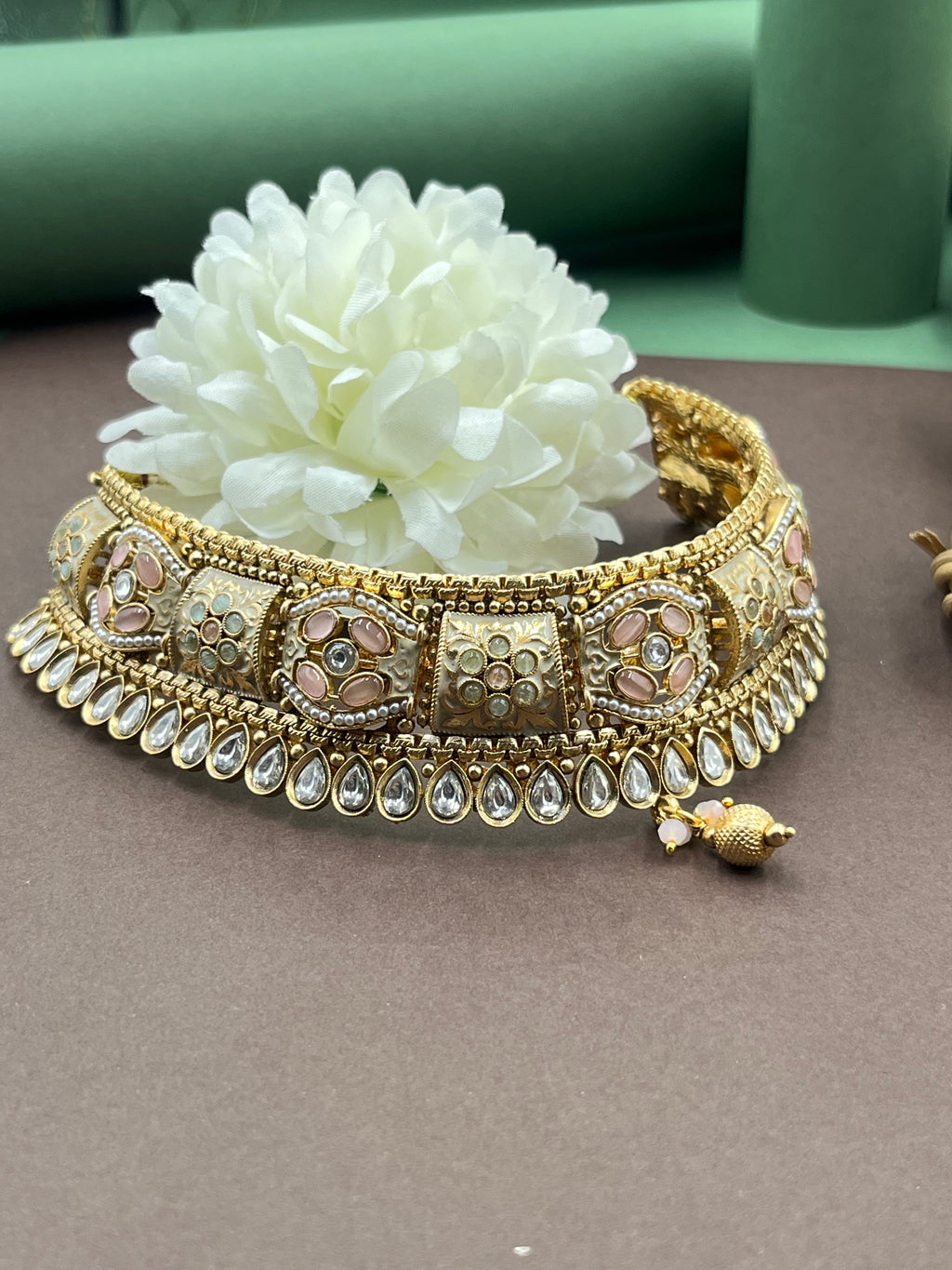 Anaya Kundan Choker
