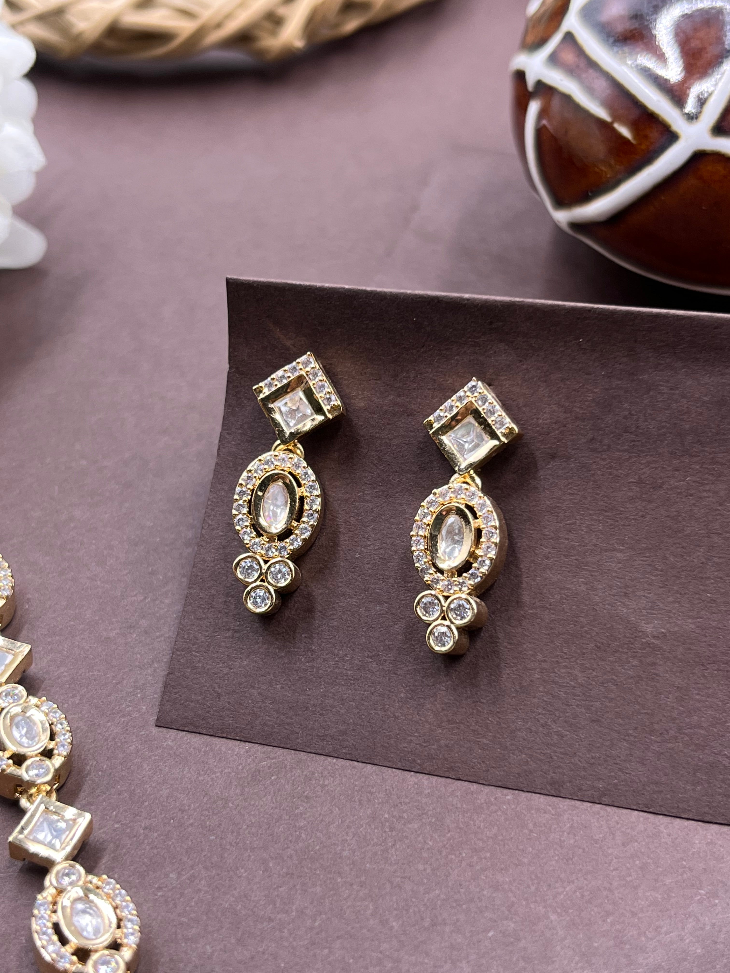 Elara Halo Moissanite Set