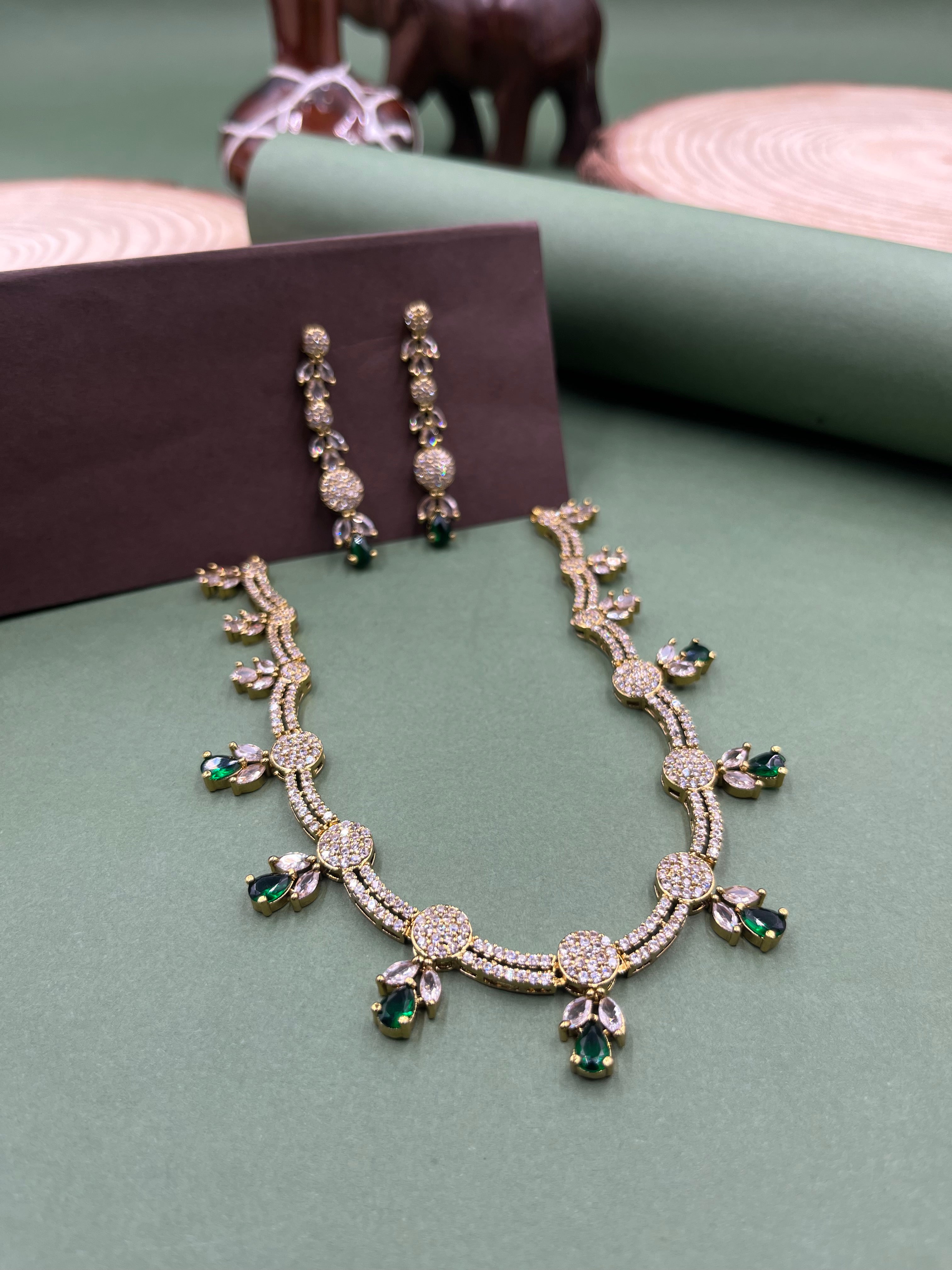 Aurea Emerald Necklace Set