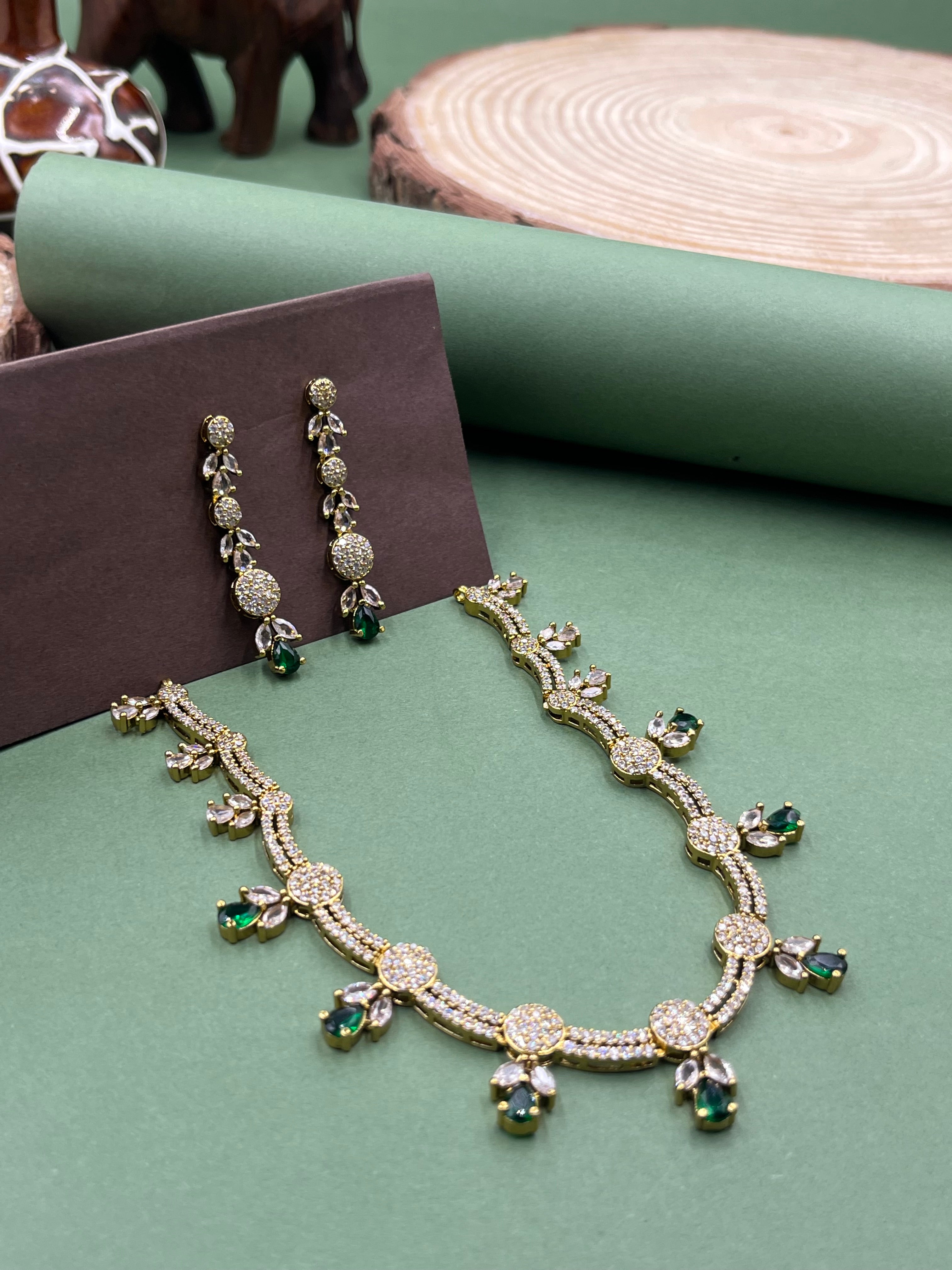 Aurea Emerald Necklace Set