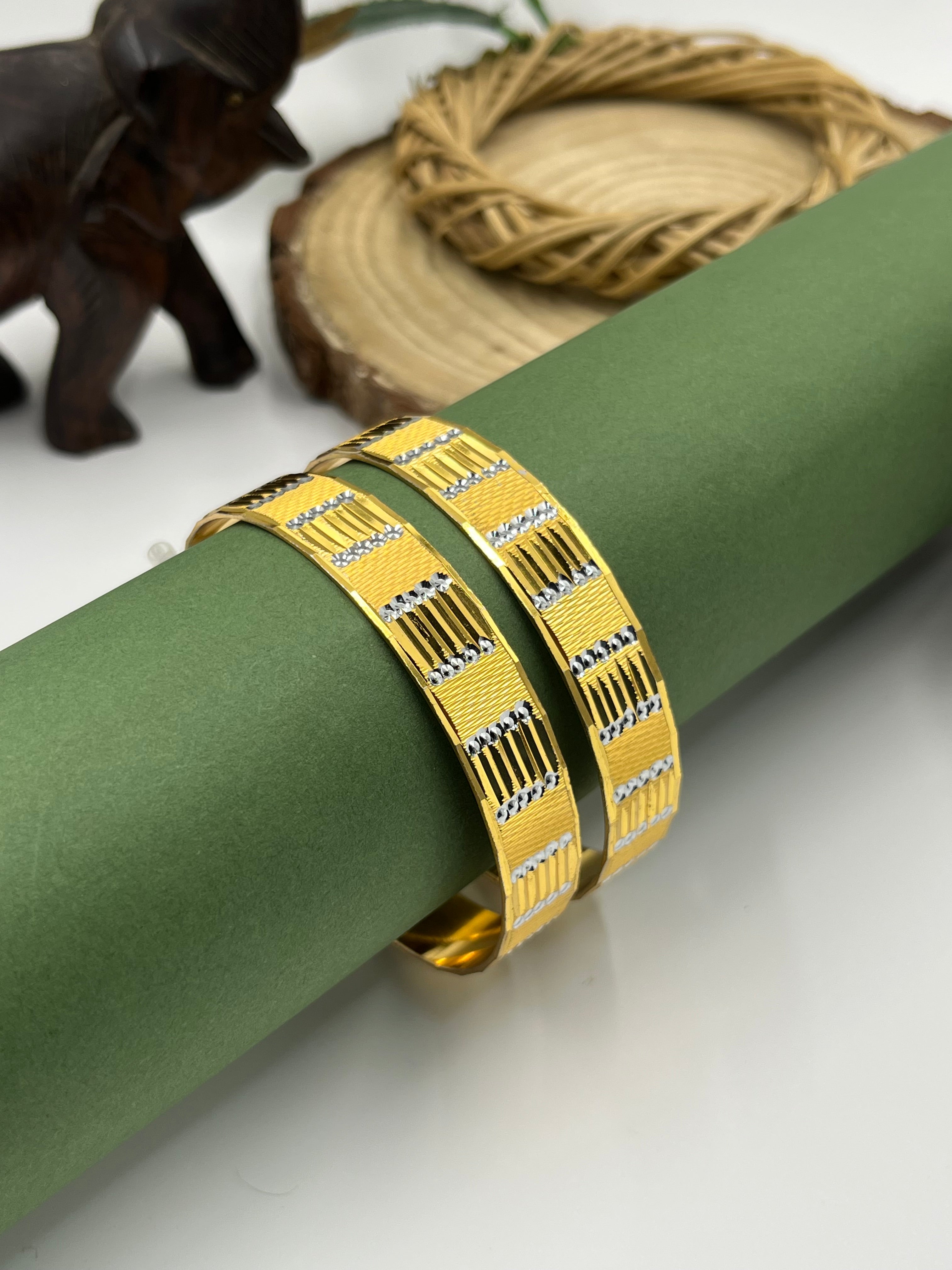 Aureva Bangle Set (2 Pieces)