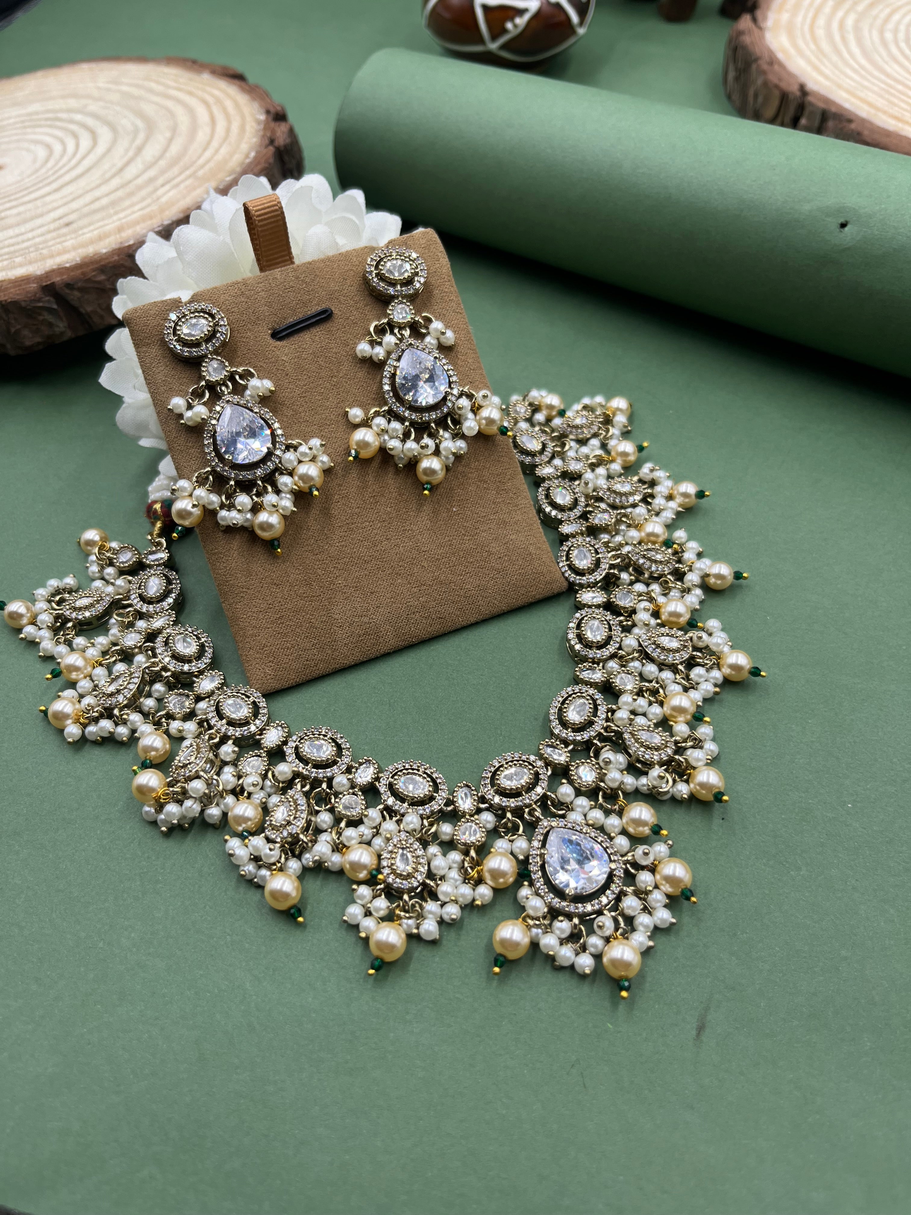 Noor-e-Victoria Pearl Set