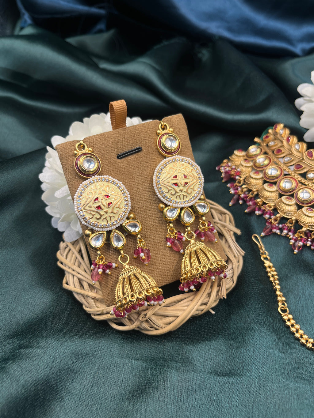 Rajwadi Noor Kundan Choker
Set
