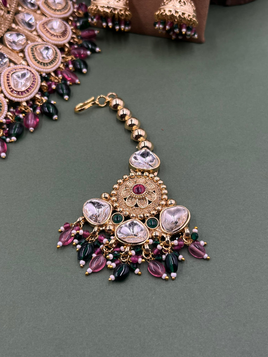 Vasundhara Kundan Choker Set